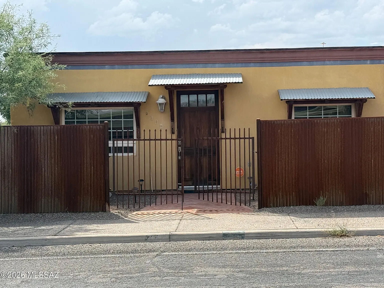 2 bed, 1.0 bath, 1038 sqft, $1,500 — Photo 1