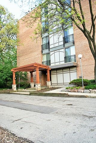 1st image of 5820 Oakwood Dr Unit 4C
