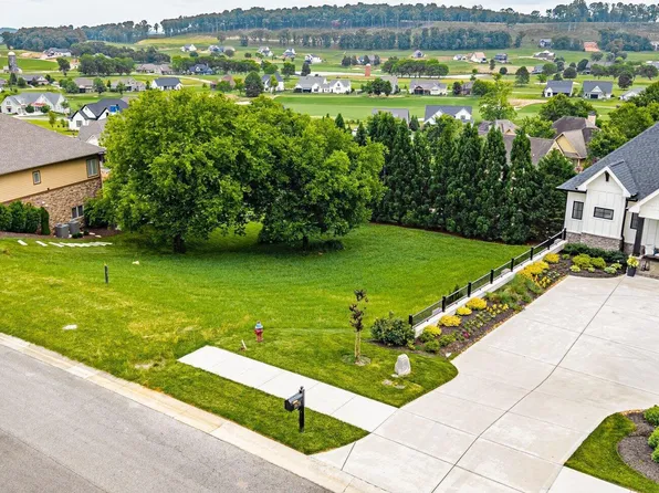 1587 Eagle Point Dr, Loudon, TN 37774