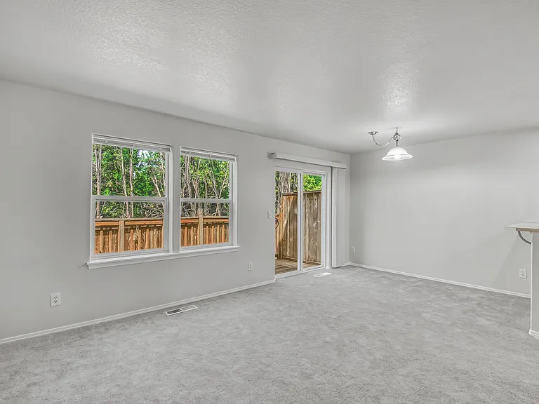 4857 SW 141st Ave — Photo 9