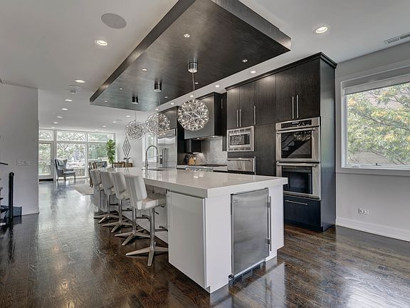 3rd image of 1522 W Huron St #3W