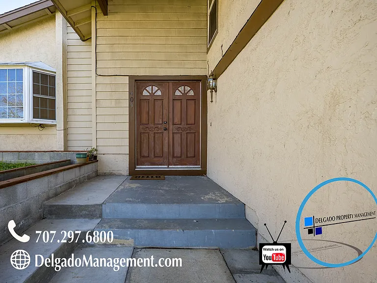 404 Phoenix Cir — Photo 2