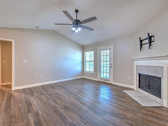 4th image of 18344 Bridle Club Dr