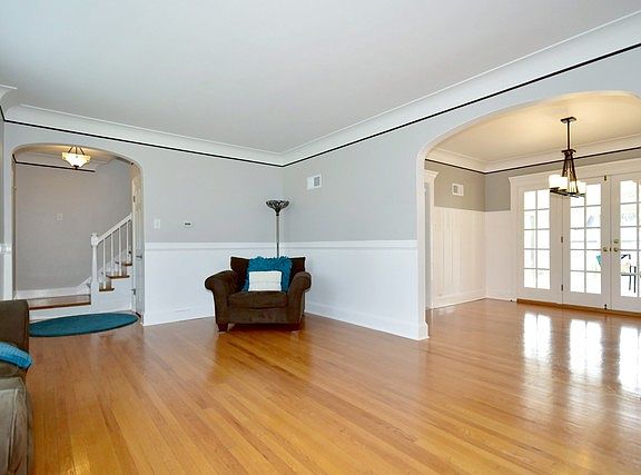 3rd image of 3324 N New England Ave