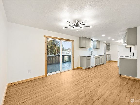 4th image of 8715 Pepperidge Lane SE