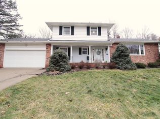 32975 Ledge Hill Dr, Solon, OH 44139