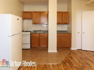 1719 W Estes Ave #G4, Chicago, IL 60626