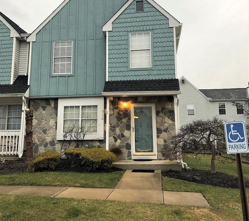 1st image of 934 Woodstock Ct