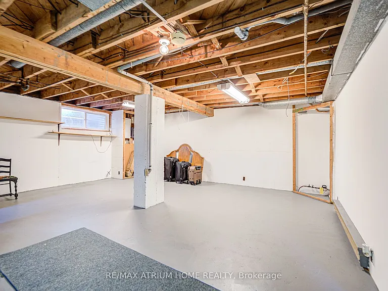 134 Fairglen Ave — Photo 32