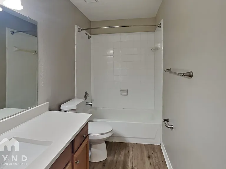 598 Orangewood Dr — Photo 16