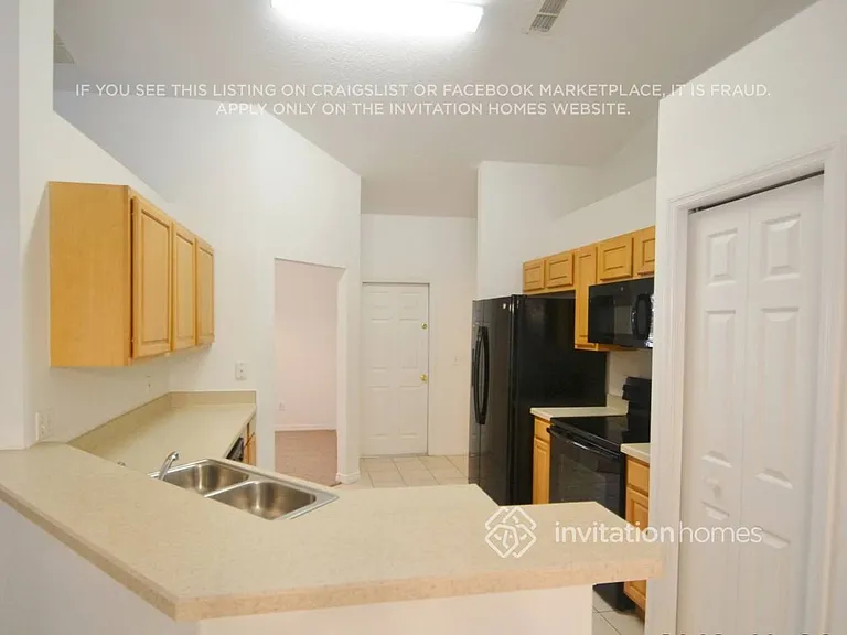 171 Thousand Oaks Blvd — Photo 2