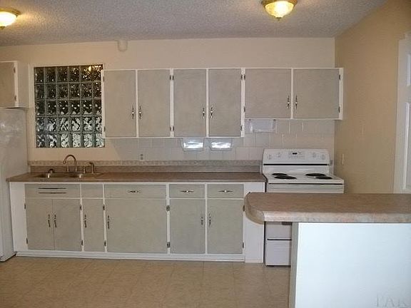 5th image of 400 Forest Park Dr