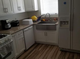 13361 Navajo Rd APT F, Apple Valley, CA 92308