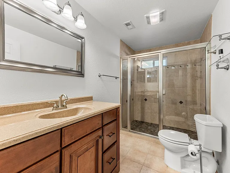 11322 Skagit Dr SE — Photo 24