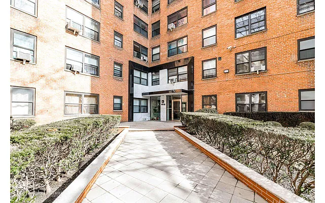 Sold by Douglas Elliman | media 18