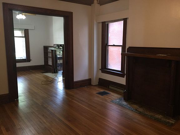 4th image of 160 E Lane Ave