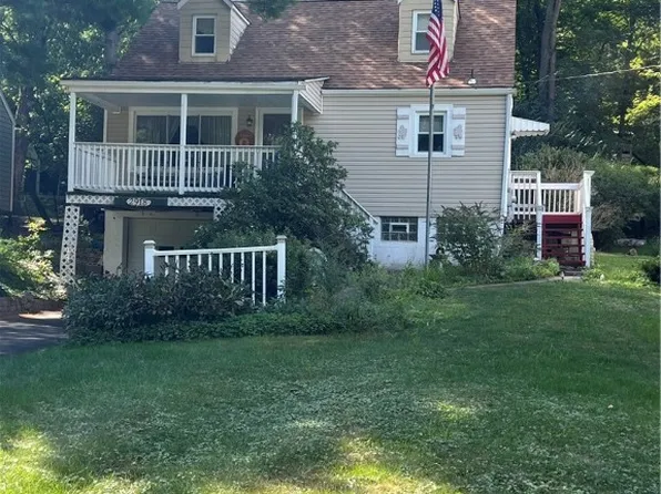 2918 Sebolt Rd, South Park, PA 15129