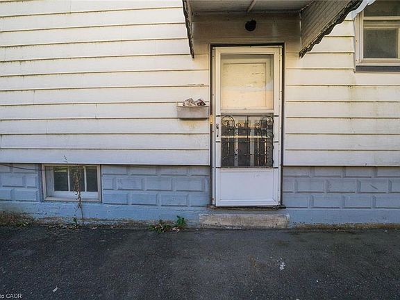 4th image of 808 Southworth St S