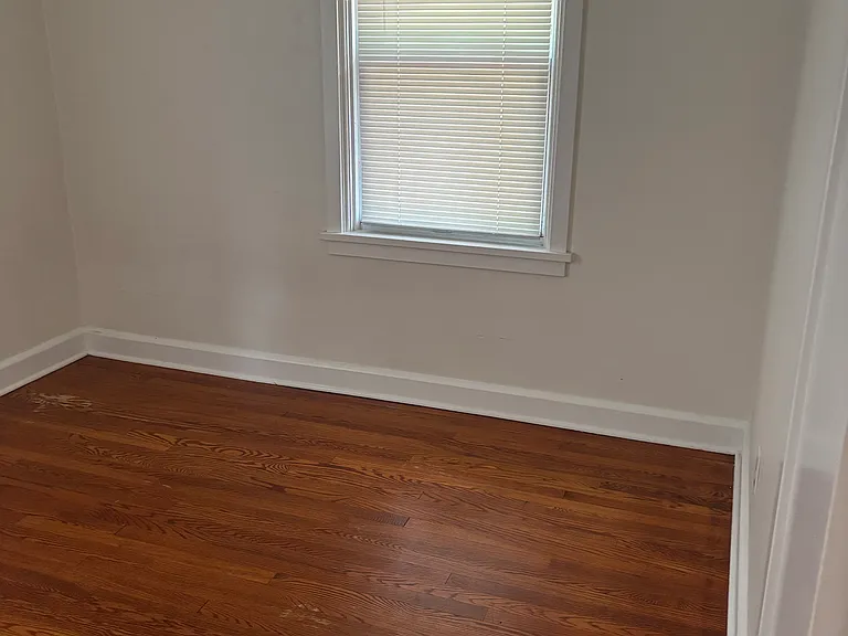 601 Linden Cir — Photo 5