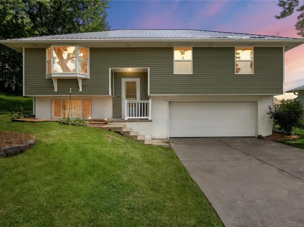 1703 30th Street Ct NW, Cedar Rapids, IA 52405