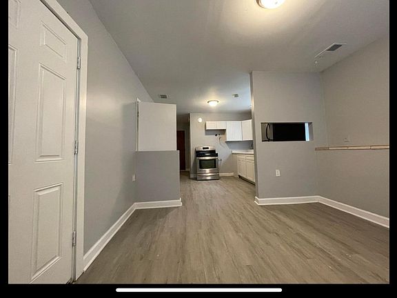 3rd image of 2054 N Laramie Ave #G