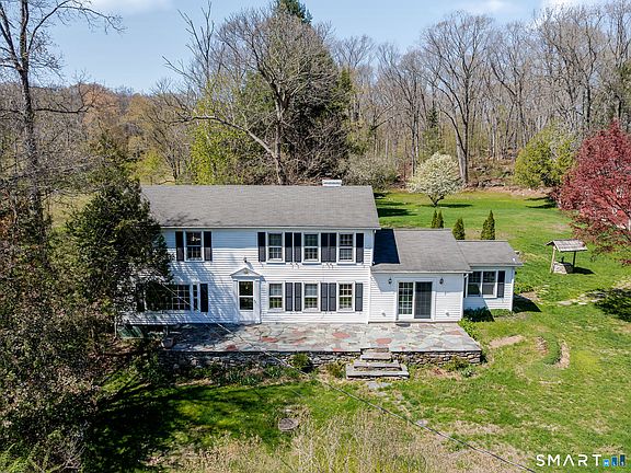 2nd image of 32 Pond Brook Road