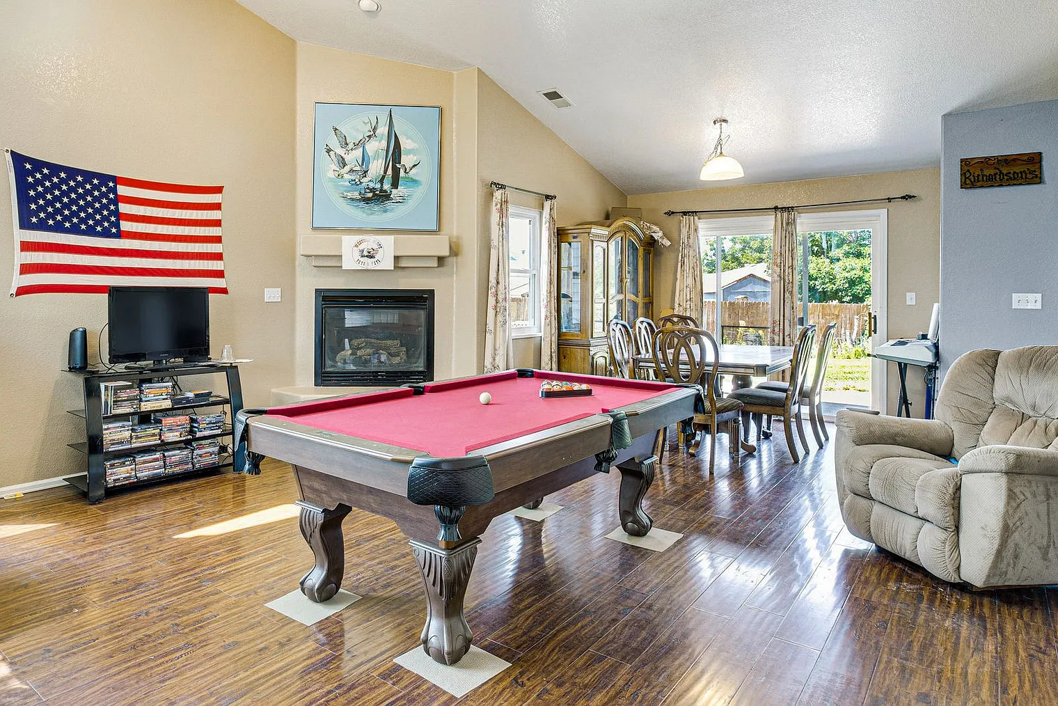 3 bed, 1.0 bath, 1689 sqft, $3,097 — Photo 1