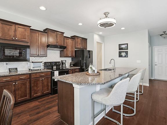 5th image of 1136 E Rosedale Creek Dr