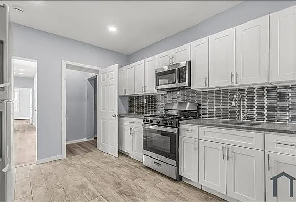 1220 Pembroke St #3R — Photo 1