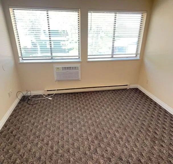 333 Custer Ave — Photo 9