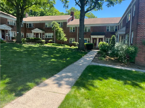 184 Hillside Ave, Leonia, NJ 07605