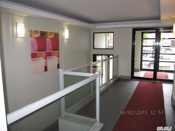 3rd image of 14485 Roosevelt Ave APT 4E