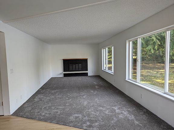 3rd image of 2428 Yew Street Rd