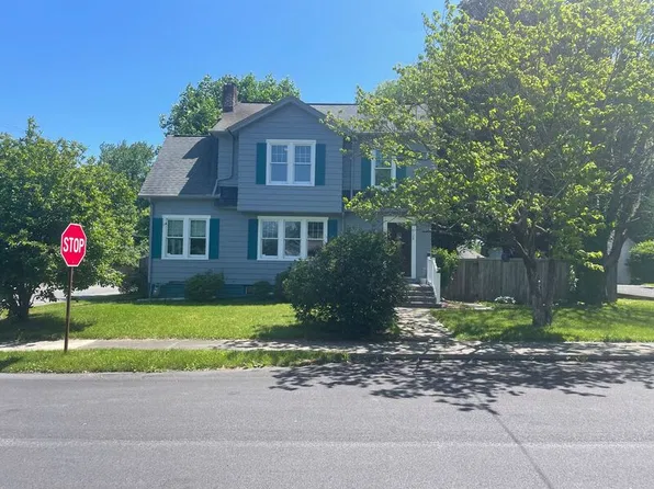 528 Lindbergh Ave, Stroudsburg, PA 18360