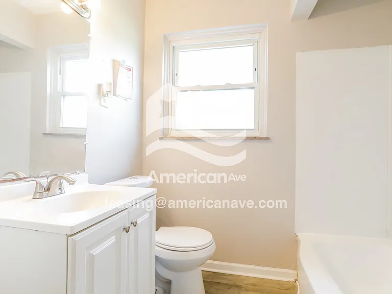 110466_011_bathroom_13.jpg
