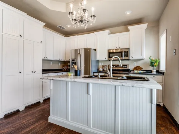 213 N Mill St, Bowie, TX 76230
