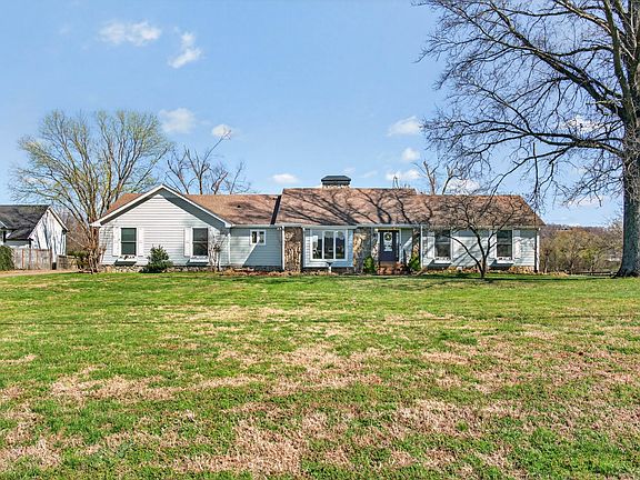 5th image of 1610 Stop 30 Rd