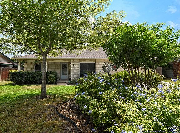 2nd image of 318 Shin Oak Dr