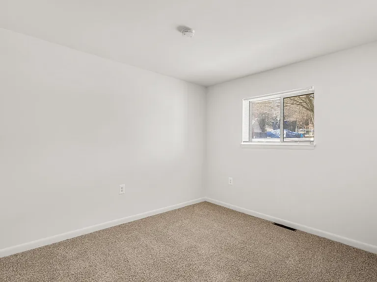 Lake Falls Apartments — Photo 14