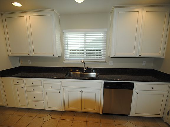 3rd image of 8086 Garryanna Dr