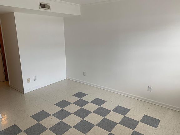 5th image of 3421 Glen Ln APT 8