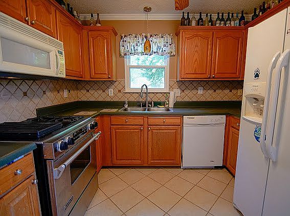 2nd image of 303 Tylers Way