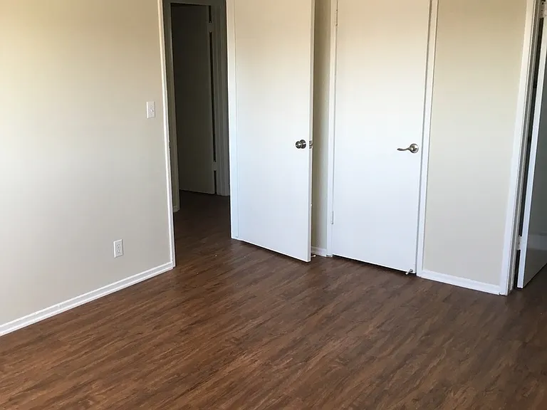 18400 Prairie Street — Photo 105