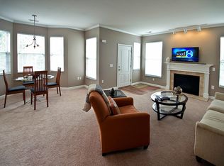 400 Spaulding Hills Cir SE APT 203, Ada, MI 49301