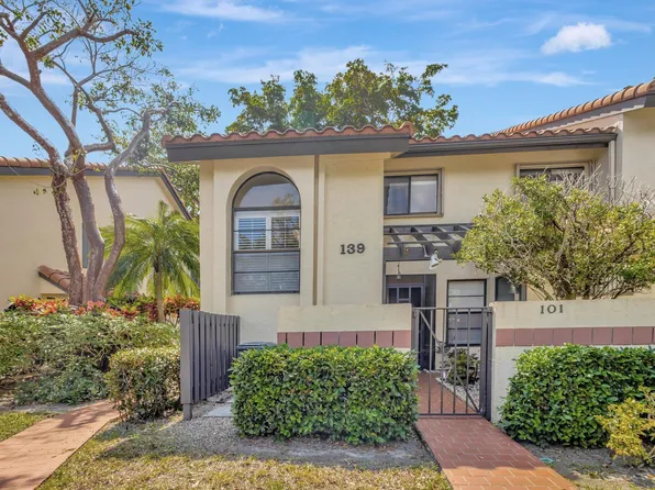 5904 S End Lake Drive #201, Boynton Beach, FL 33437