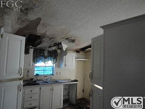 3rd image of 7942 Hart Dr