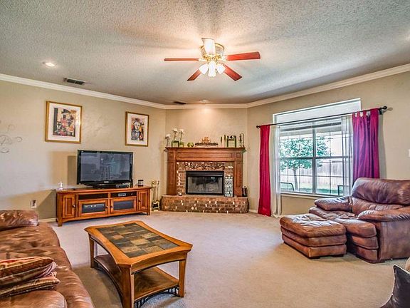 5th image of 318 Longhorn St