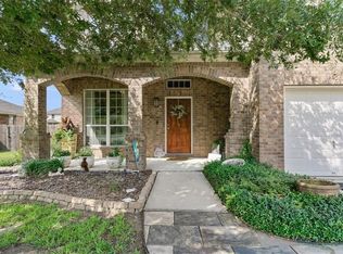 105 Castle Dr, Hutto, TX 78634