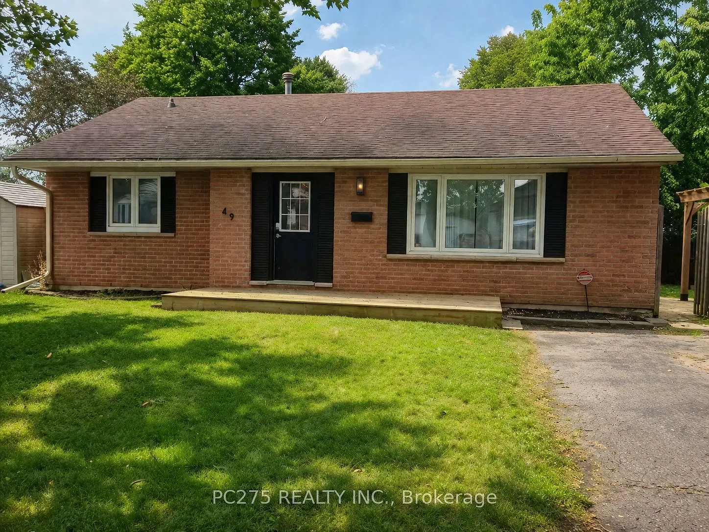 4 bed, $2,500 — Photo 1