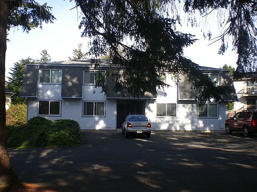 2nd image of 324 NE Izett St APT B102